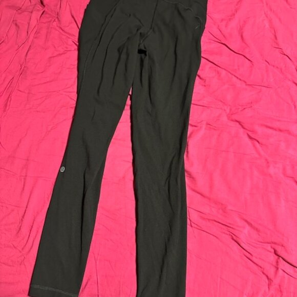 Lululemon Black base pace fleece lined leggings size 8 - Picture 3 of 3
